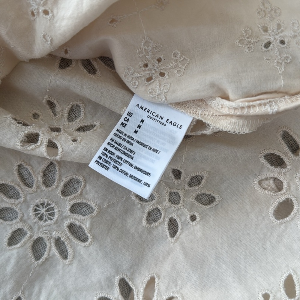 American Eagle Cream Eyelet Button Down Shirt Women’s‎ Size Medium - Picture 6 of 9